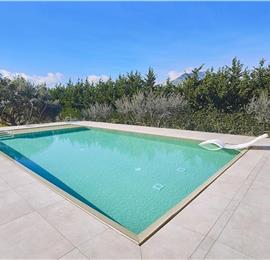 3 bedroom villa with infinity pool, jacuzzi & sauna, Castellammare del Golfo, sleeps 6